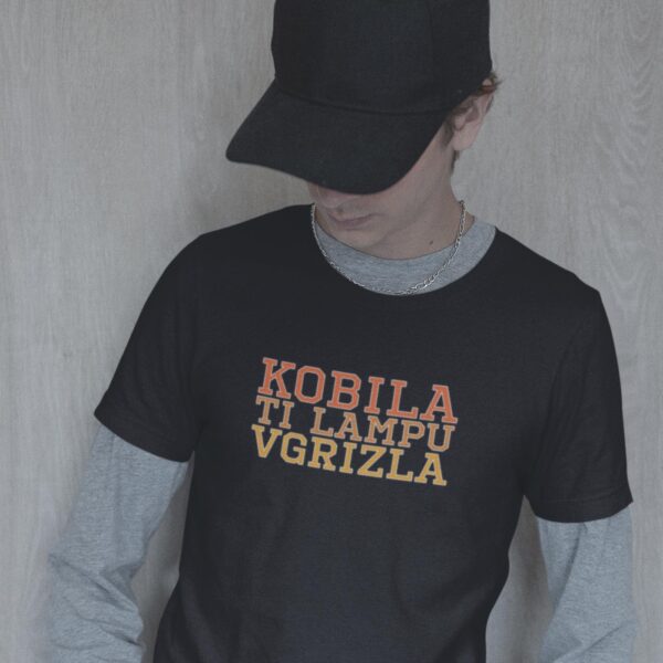 kobila-ti-lampu-vgrizla-m Crna muška majica sa natpisom Kobila ti lampu vgrizla