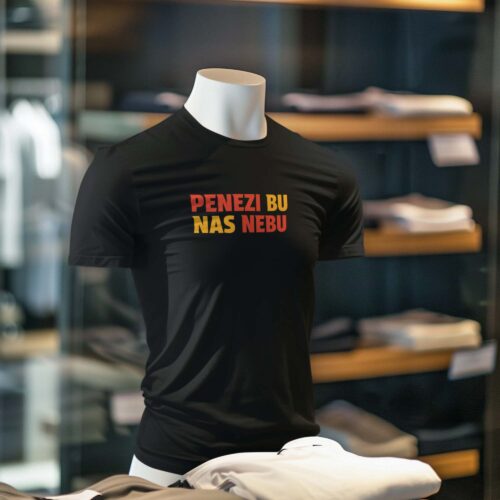 Crna majica sa natpisom Penezi bu nas nebu